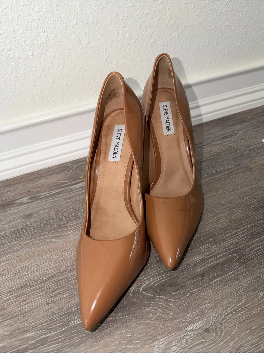 Steve Madden Patent Pointed Toe Pumps in Tan